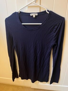 Zenana Outfitters Women’s Navy Long Sleeve Crew Neck Tee